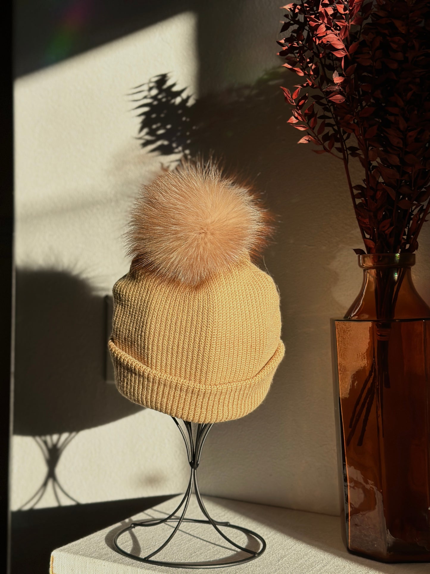 Beanie w Crystal Fox Pom