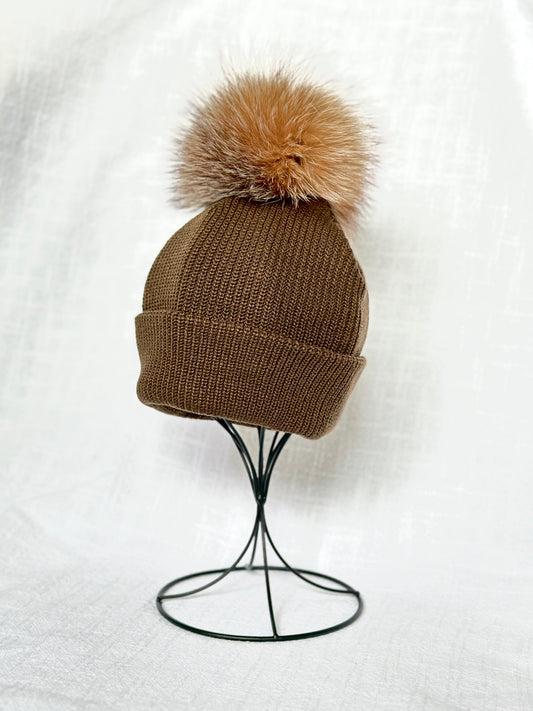 Beanie w Crystal Fox Pom